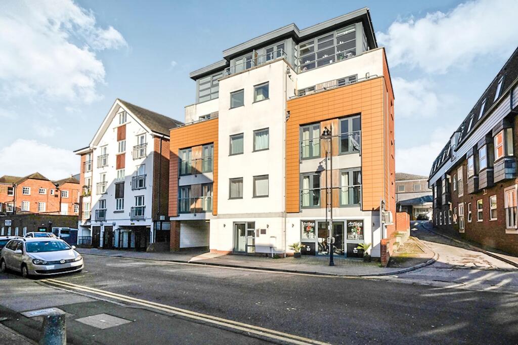 1 bed 1st Floor Flat for rent in Tonbridge. From Leaders Sales - Tonbridge