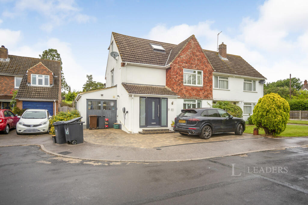4 bed Detached for rent in Hilden Park. From Leaders Sales - Tonbridge 4 bed Detached for rent in Hilden Park. From Leaders Sales - Tonbridge