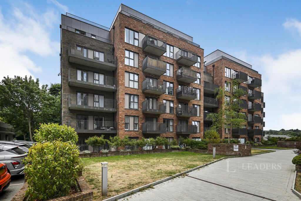 2 bed 1st Floor Flat for rent in Boxley. From Leaders Sales - Tonbridge 2 bed 1st Floor Flat for rent in Boxley. From Leaders Sales - Tonbridge