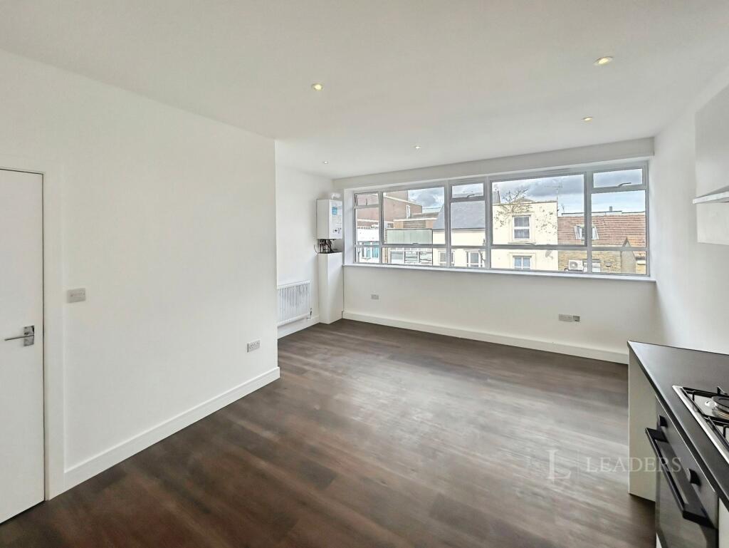 1 bed Detached for rent in Sittingbourne. From Leaders Sales - Tonbridge 1 bed Detached for rent in Sittingbourne. From Leaders Sales - Tonbridge