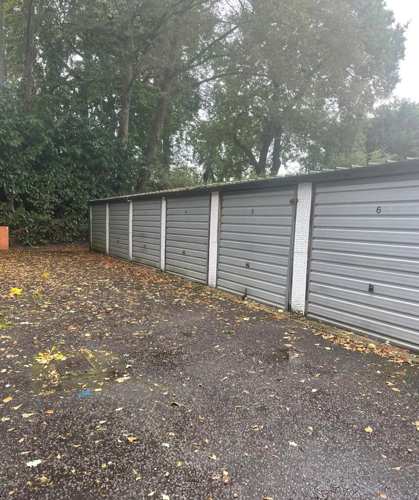 0 bed Mid Terraced House for rent in Weybridge. From Leaders Lettings - Weybridge