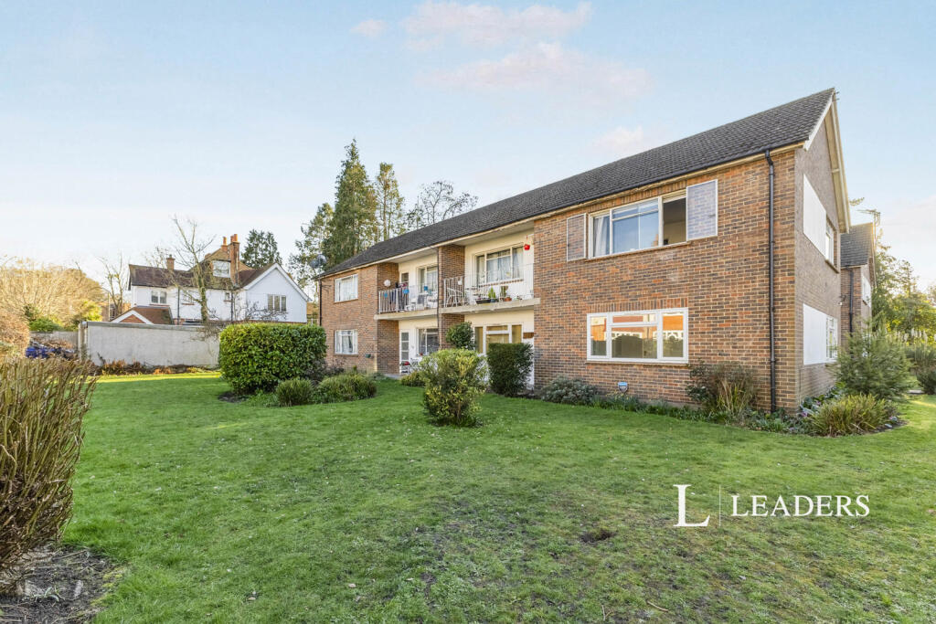 2 bed 1st Floor Flat for rent in Weybridge. From Leaders Lettings - Weybridge