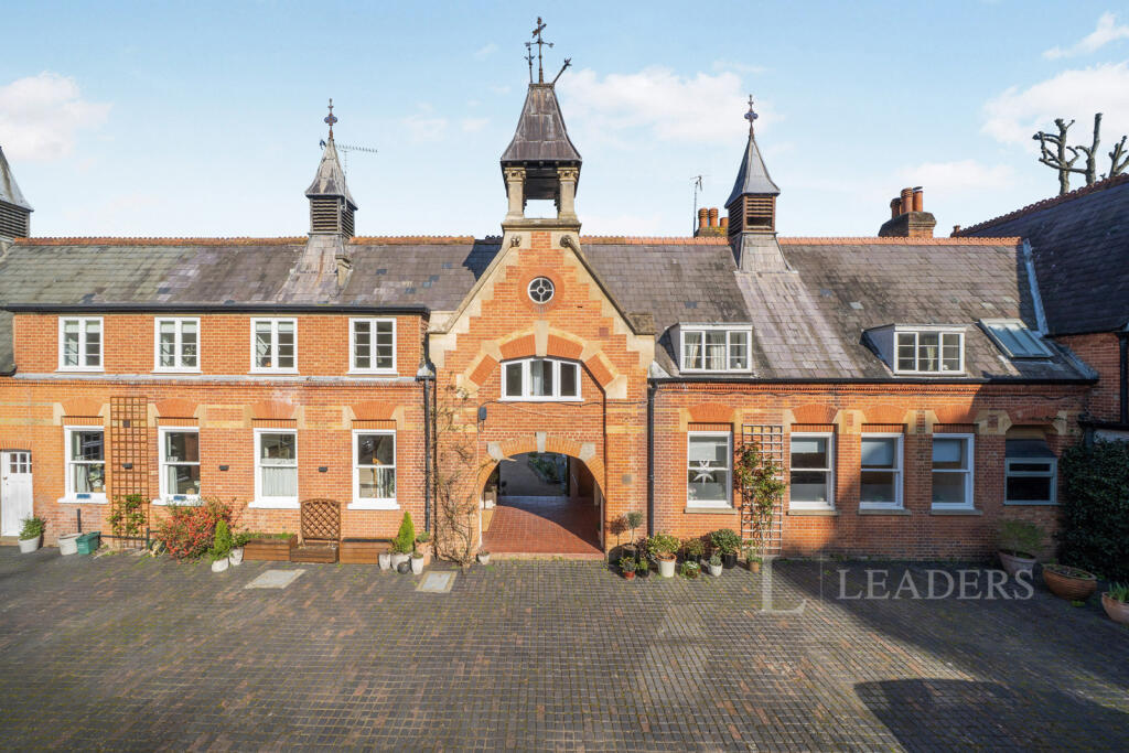 4 bed Detached for rent in Chertsey. From Leaders Lettings - Weybridge 4 bed Detached for rent in Chertsey. From Leaders Lettings - Weybridge