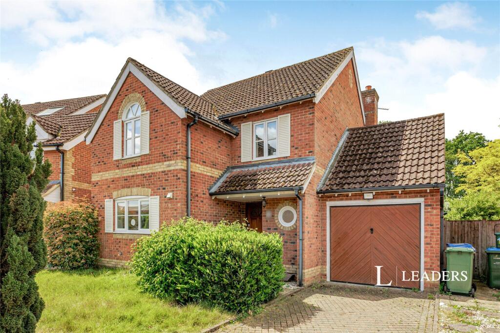 4 bed Detached for rent in Weybridge. From Leaders Lettings - Weybridge