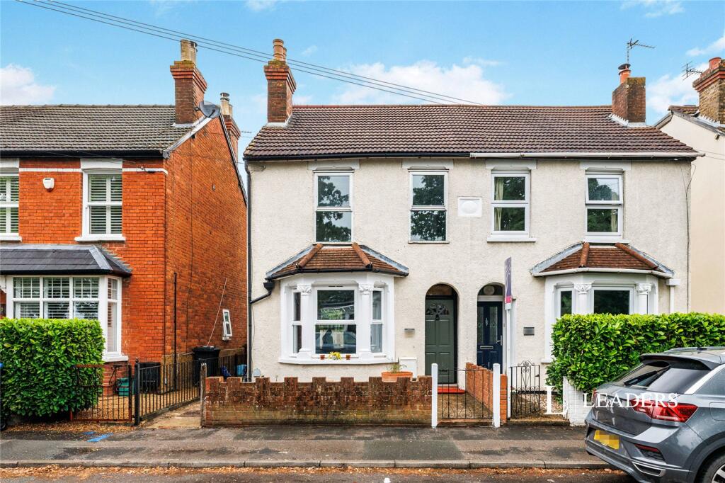 4 bed Semi Detached for rent in Chertsey. From Leaders Lettings - Weybridge 4 bed Semi Detached for rent in Chertsey. From Leaders Lettings - Weybridge