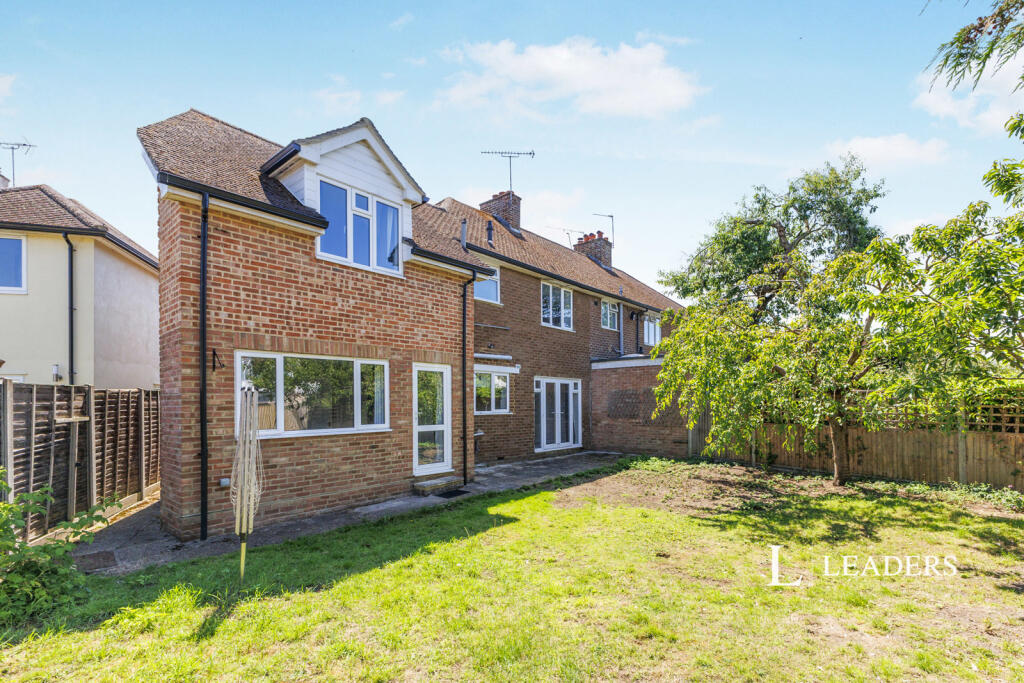 4 bed Detached for rent in West Byfleet. From Leaders Lettings - Weybridge 4 bed Detached for rent in West Byfleet. From Leaders Lettings - Weybridge