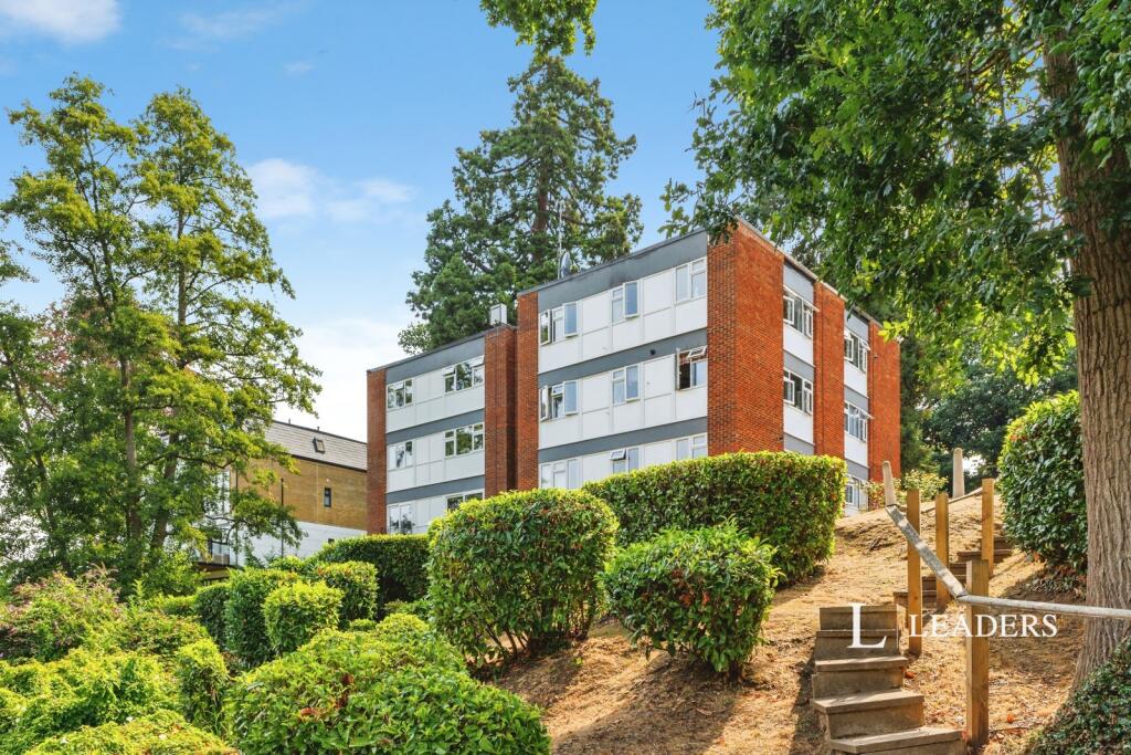 2 bed 1st Floor Flat for rent in Weybridge. From Leaders Lettings - Weybridge