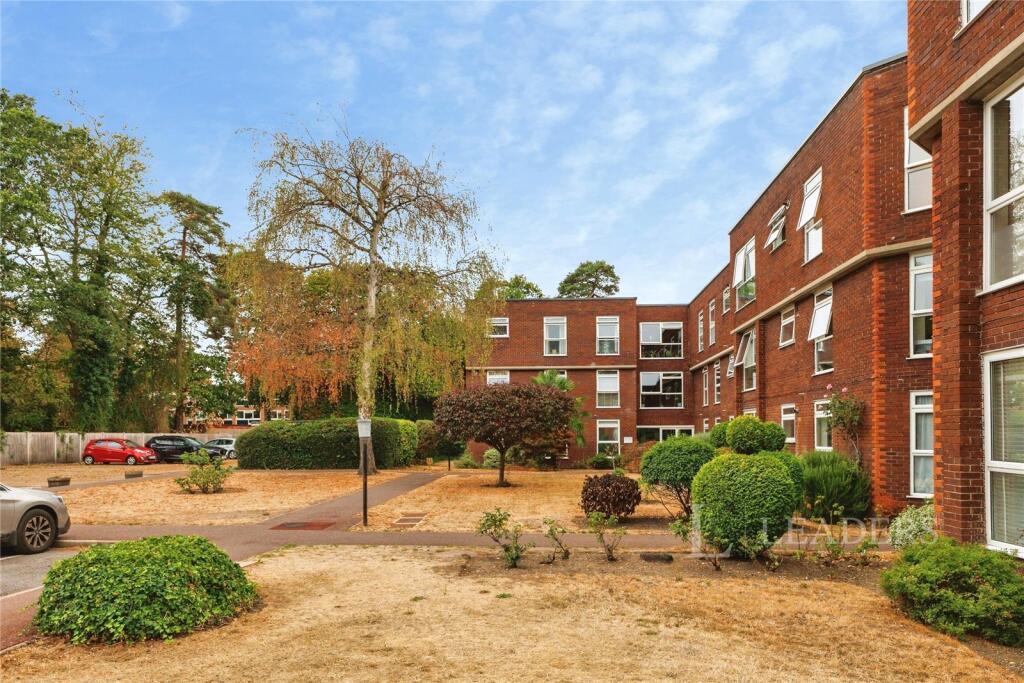 2 bed 1st Floor Flat for rent in Weybridge. From Leaders Lettings - Weybridge