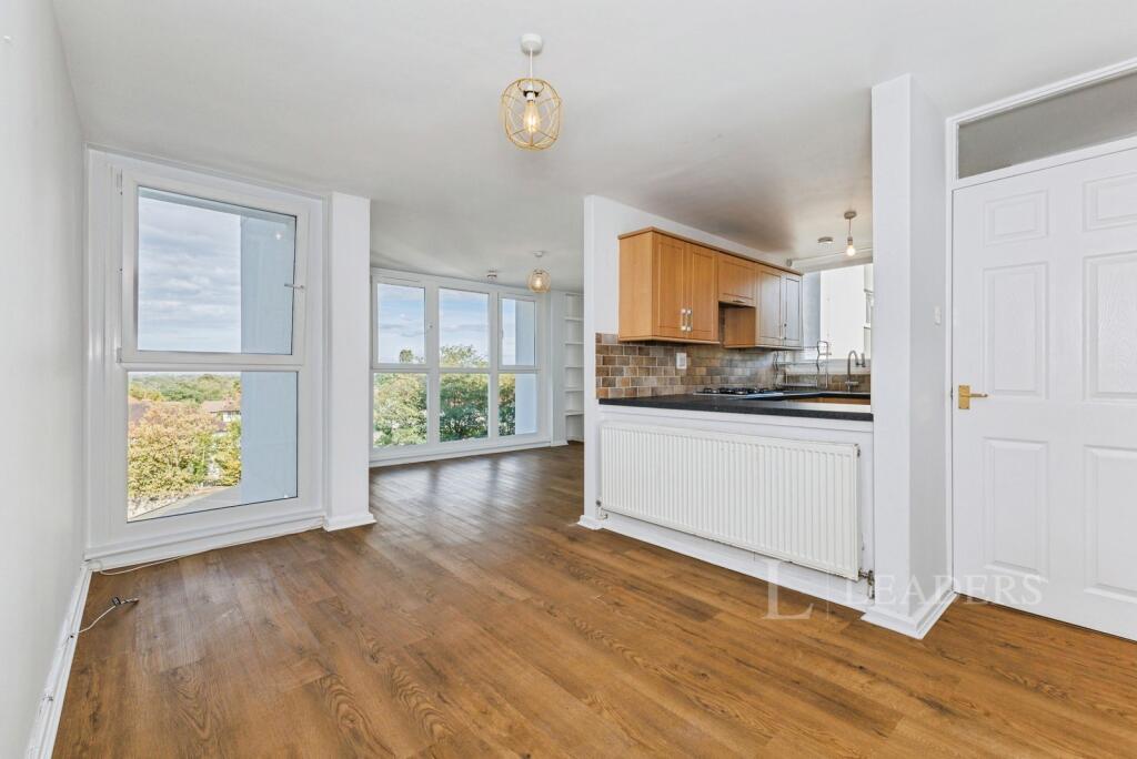 2 bed 1st Floor Flat for rent in Weybridge. From Leaders Lettings - Weybridge
