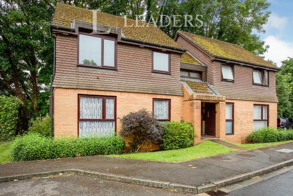 1 bed Apartment for rent in Chertsey. From Leaders - Woking