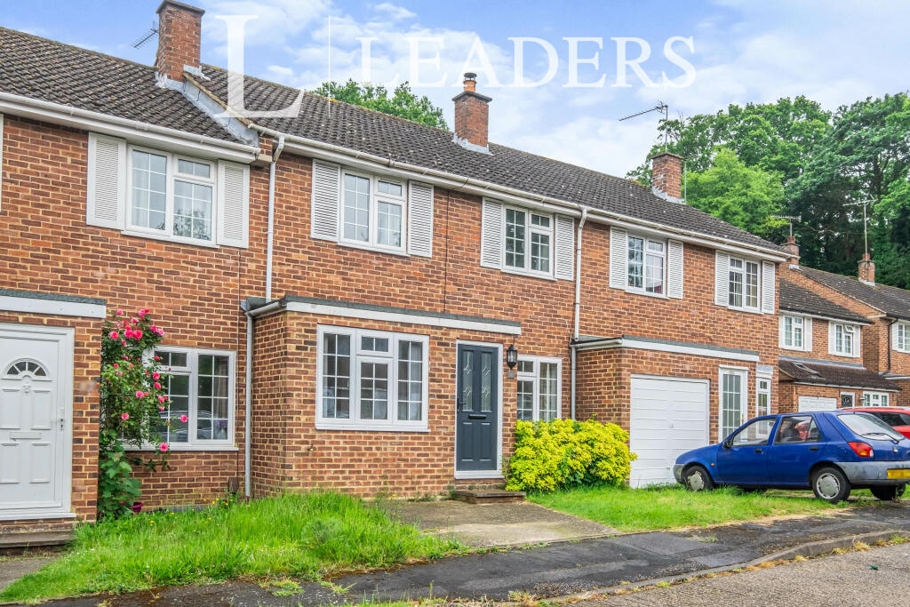3 bed Mid Terraced House for rent in Woking. From Leaders Lettings - Woking