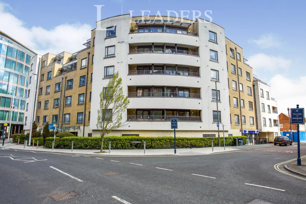 1 bed 1st Floor Flat for rent in Woking. From Leaders Sales - Woking