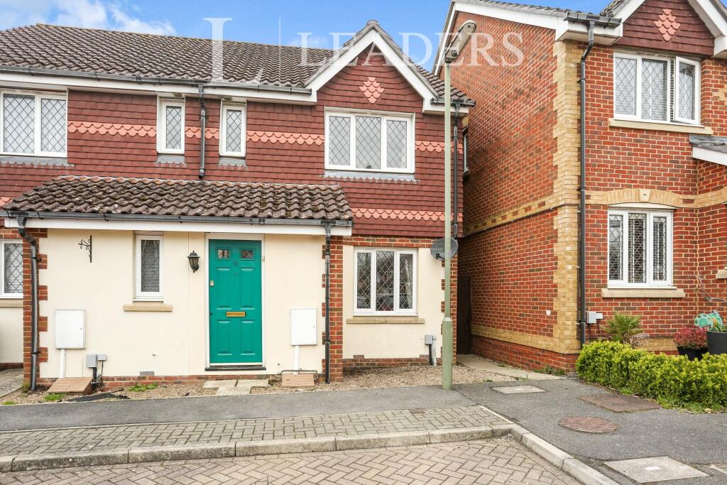 3 bed Detached for rent in Woking. From Leaders Sales - Woking 3 bed Detached for rent in Woking. From Leaders Sales - Woking