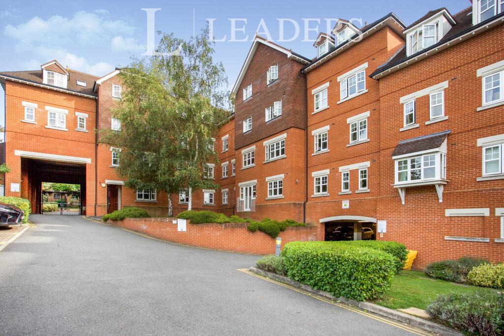 2 bed 1st Floor Flat for rent in Woking. From Leaders Sales - Woking