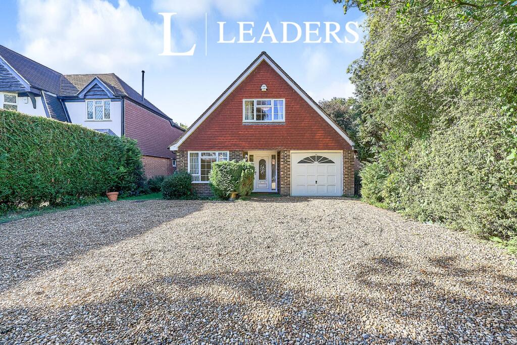 3 bed Detached for rent in Sheerwater. From Leaders Sales - Woking