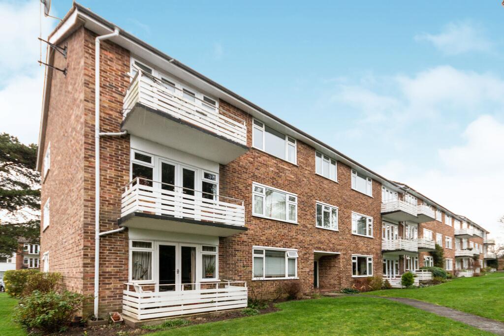 2 bed 1st Floor Flat for rent in Guildford. From Leaders Sales - Woking