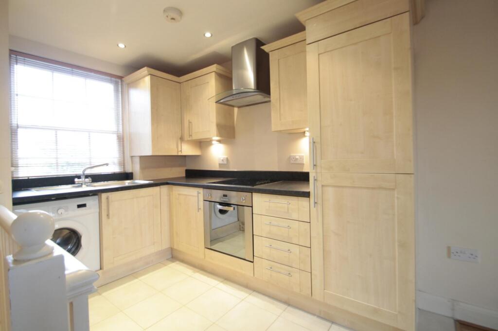 1 bed 1st Floor Flat for rent in Weybridge. From Leaders Sales - Woking