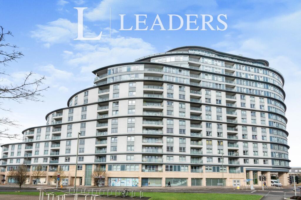 2 bed 1st Floor Flat for rent in Pyle Hill. From Leaders Sales - Woking