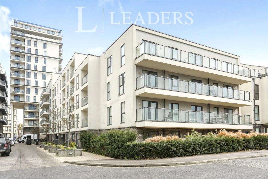 1 bed 1st Floor Flat for rent in Pyle Hill. From Leaders Sales - Woking