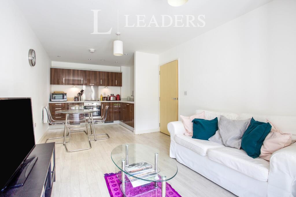 1 bed 1st Floor Flat for rent in Woking. From Leaders Sales - Woking