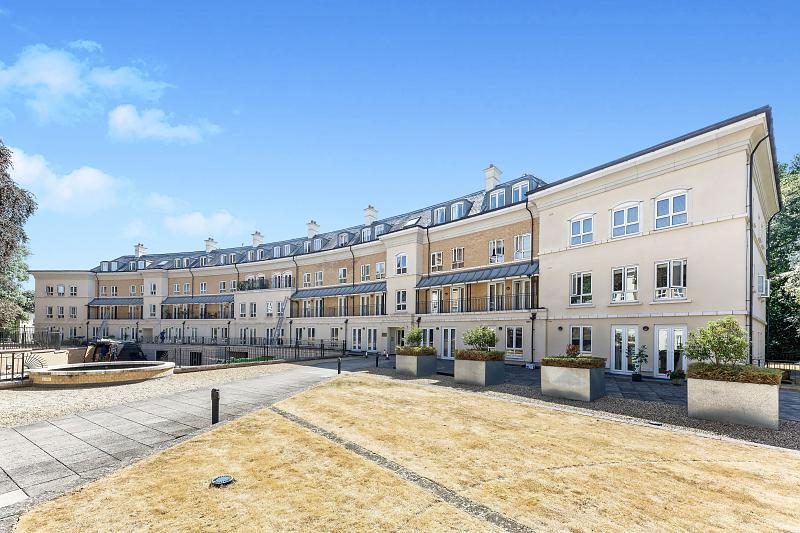 2 bed 1st Floor Flat for rent in Woking. From Leaders Sales - Woking