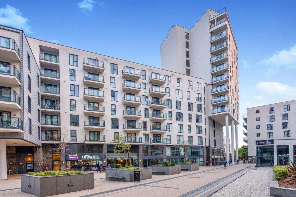 1 bed 1st Floor Flat for rent in Pyle Hill. From Leaders Sales - Woking