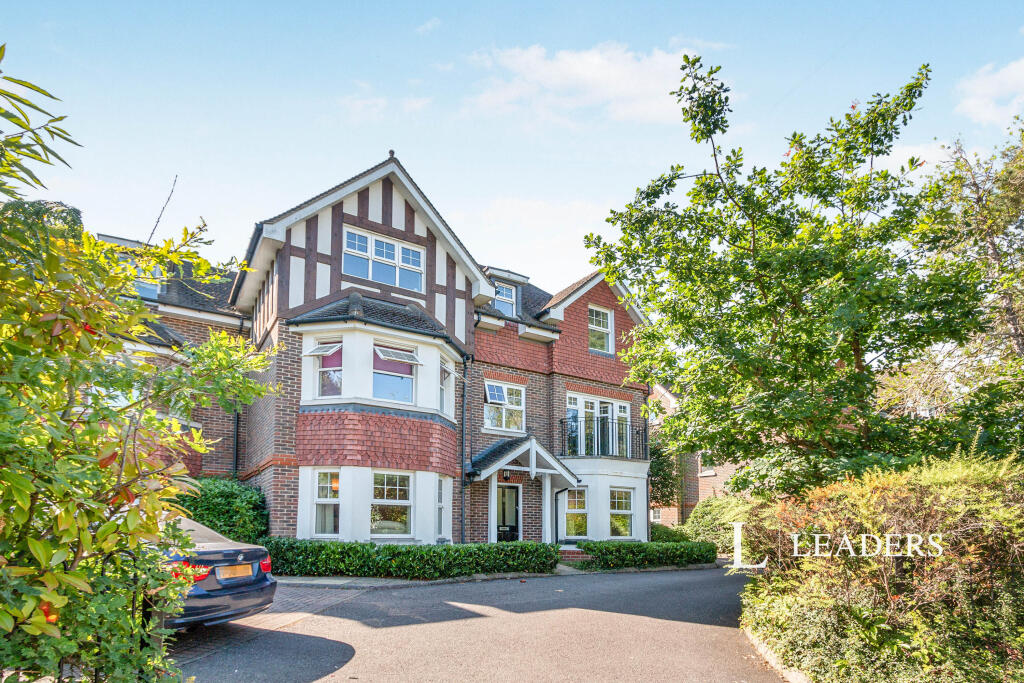 2 bed 1st Floor Flat for rent in Pyrford. From Leaders Sales - Woking