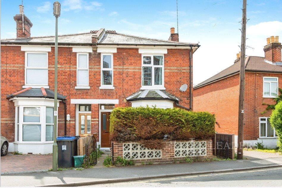 3 bed Mid Terraced House for rent in Woking. From Leaders Sales - Woking 3 bed Mid Terraced House for rent in Woking. From Leaders Sales - Woking