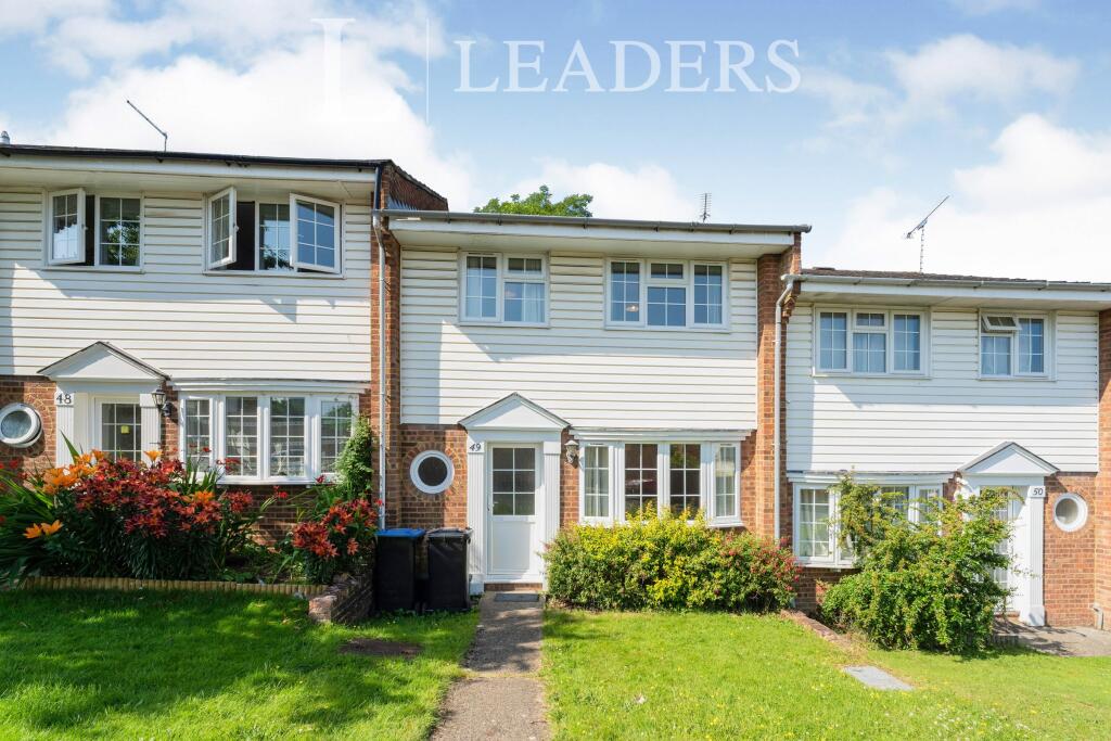 3 bed Detached for rent in Woking. From Leaders Sales - Woking