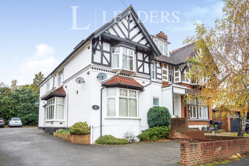 1 bed 1st Floor Flat for rent in Pyle Hill. From Leaders Sales - Woking