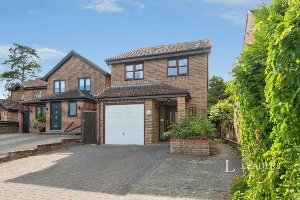 3 bed Detached for rent in Pyrford. From Leaders Sales - Woking