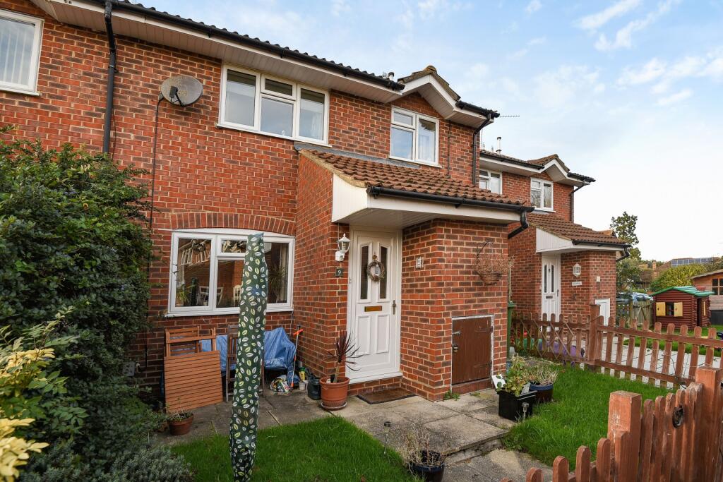 2 bed Detached for rent in Woking. From Leaders Sales - Woking 2 bed Detached for rent in Woking. From Leaders Sales - Woking