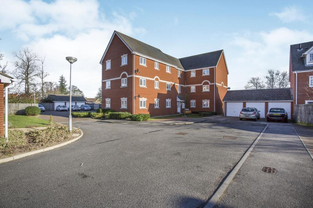 2 bed 1st Floor Flat for rent in Rendlesham. From Leaders - Woodbridge