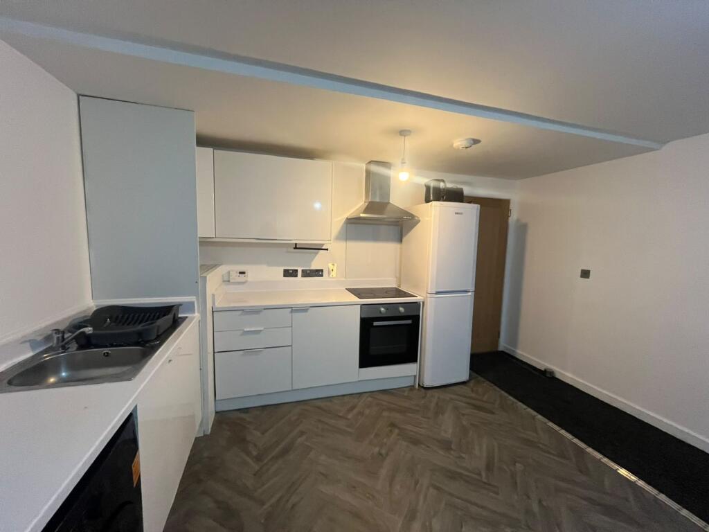 2 bed 1st Floor Flat for rent in Cheadle. From Leighton Snow - Bramhall