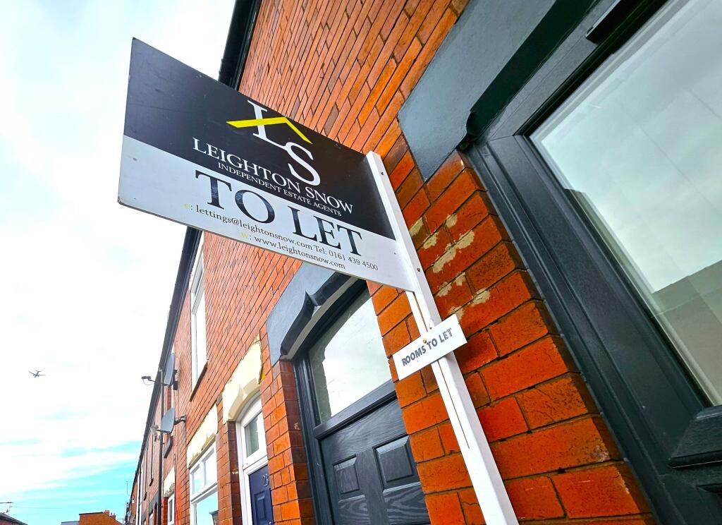 1 bed House Share for rent in Stockport. From Leighton Snow - Bramhall