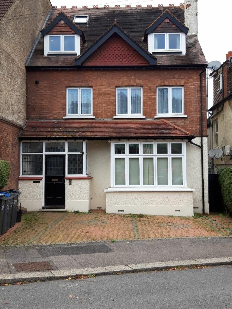 3 bed Maisonette for rent in Purley. From Leonards of London
