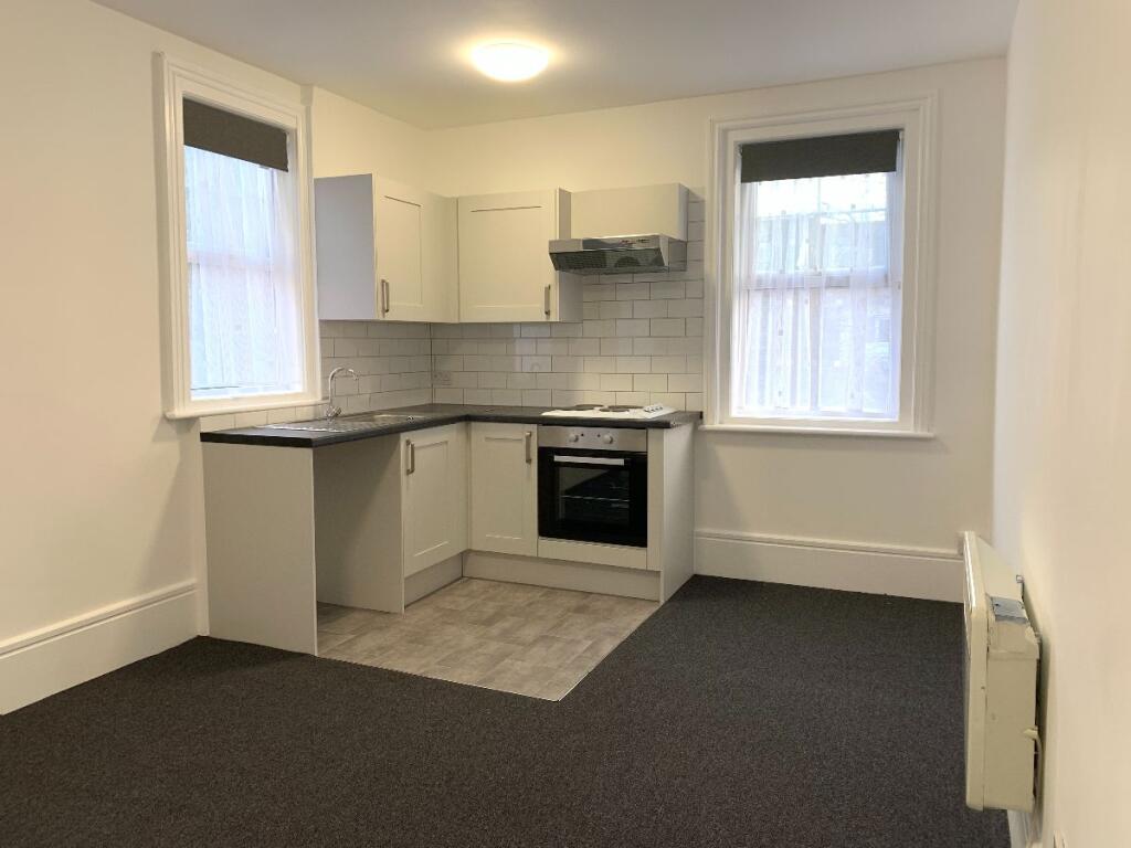 1 bed House Share for rent in Croydon. From Leonards of London (Property Maintenance) Ltd - Croydon