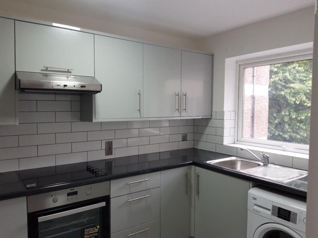 2 bed 1st Floor Flat for rent in Croydon. From Leonards of London (Property Maintenance) Ltd - Croydon