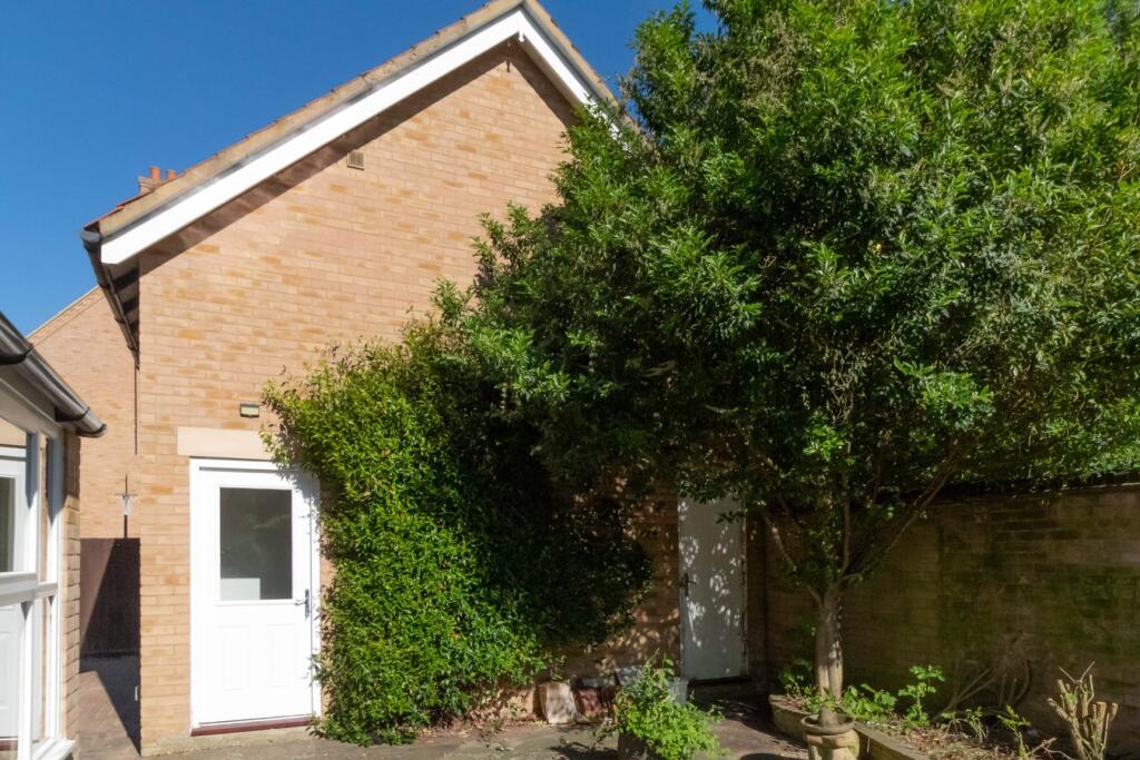 4 bed Studio for rent in Stotfold. From Leysbrook - Letchworth