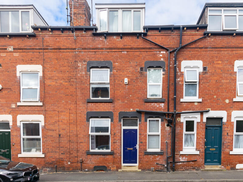 2 bed Mid Terraced House for rent in Leeds. From Linley & Simpson - Headingley