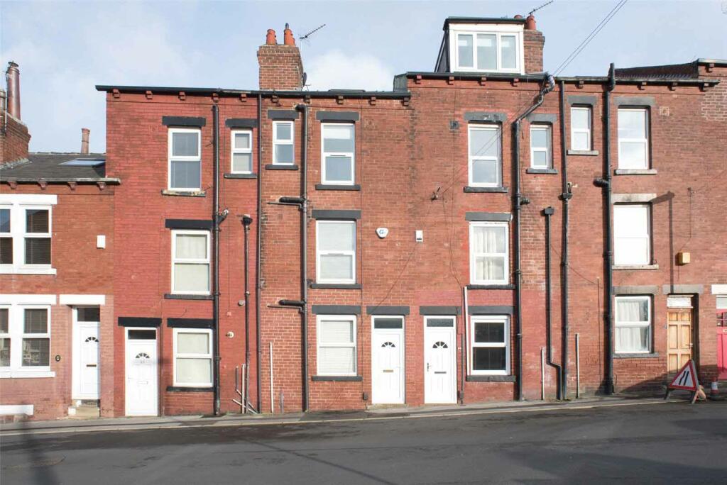 4 bed Mid Terraced House for rent in Leeds. From Linley & Simpson - Headingley