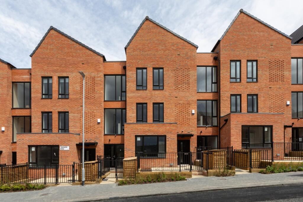 4 bed Detached for rent in Leeds. From Linley & Simpson - Headingley 4 bed Detached for rent in Leeds. From Linley & Simpson - Headingley