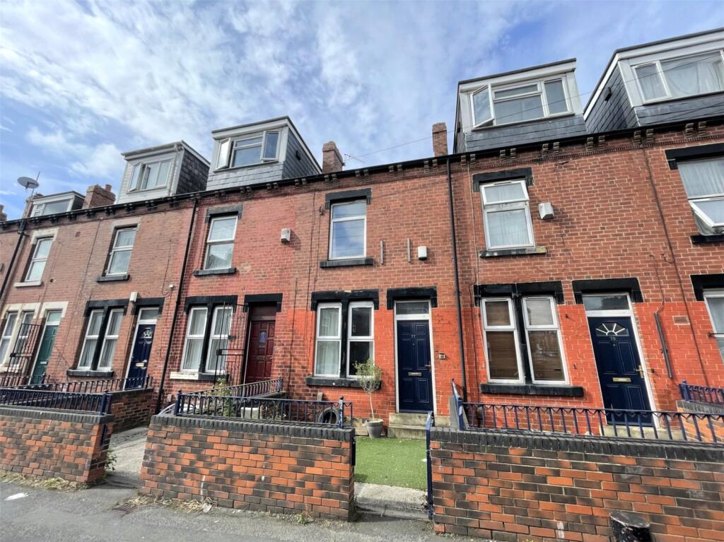4 bed Mid Terraced House for rent in Leeds. From Linley & Simpson - Headingley 4 bed Mid Terraced House for rent in Leeds. From Linley & Simpson - Headingley
