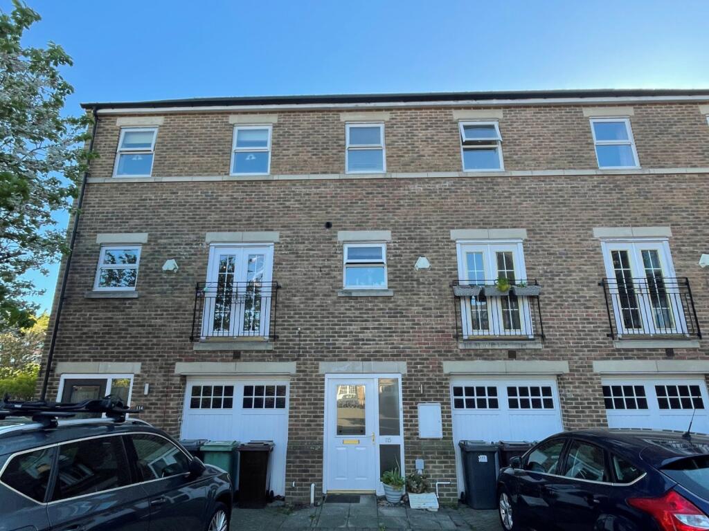 4 bed Detached for rent in Bramhope. From Linley & Simpson - Headingley 4 bed Detached for rent in Bramhope. From Linley & Simpson - Headingley