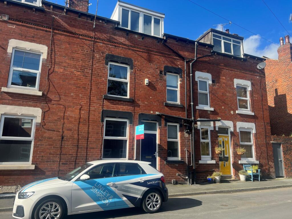 2 bed Mid Terraced House for rent in Leeds. From Linley & Simpson - Headingley