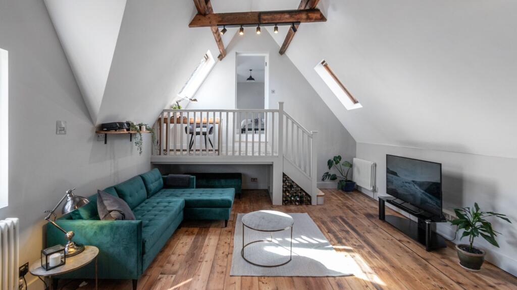 2 bed 1st Floor Flat for rent in Leeds. From Linley & Simpson - Headingley