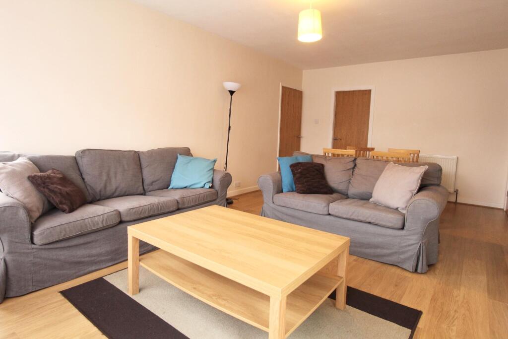 2 bed 1st Floor Flat for rent in Leeds. From Linley & Simpson - Headingley