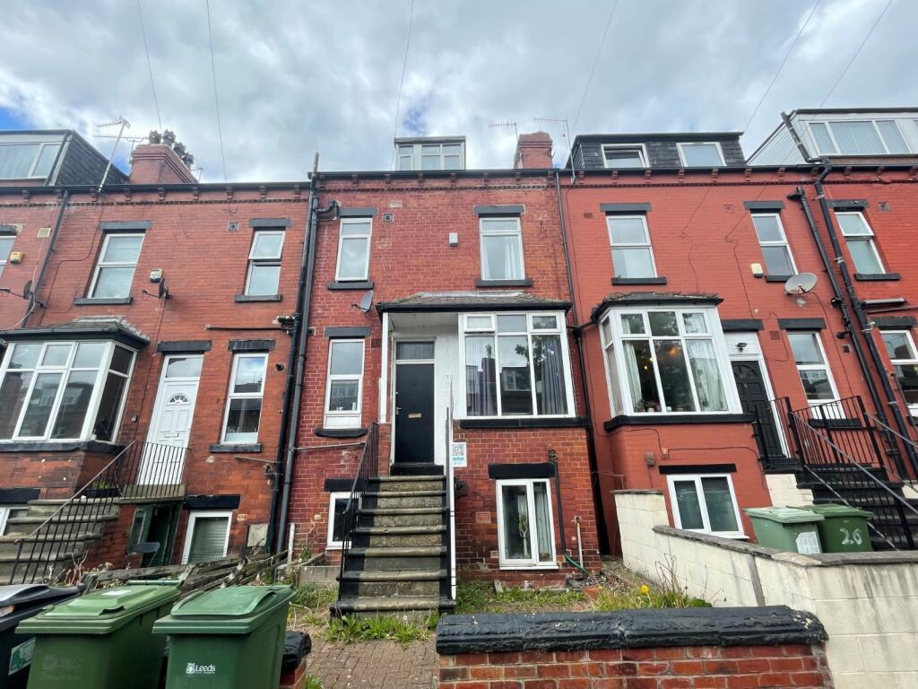 5 bed Mid Terraced House for rent in Leeds. From Linley & Simpson - Headingley 5 bed Mid Terraced House for rent in Leeds. From Linley & Simpson - Headingley