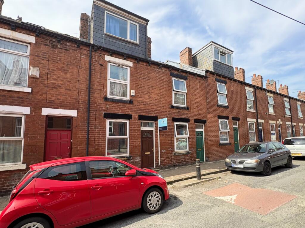 3 bed Mid Terraced House for rent in Leeds. From Linley & Simpson - Headingley 3 bed Mid Terraced House for rent in Leeds. From Linley & Simpson - Headingley