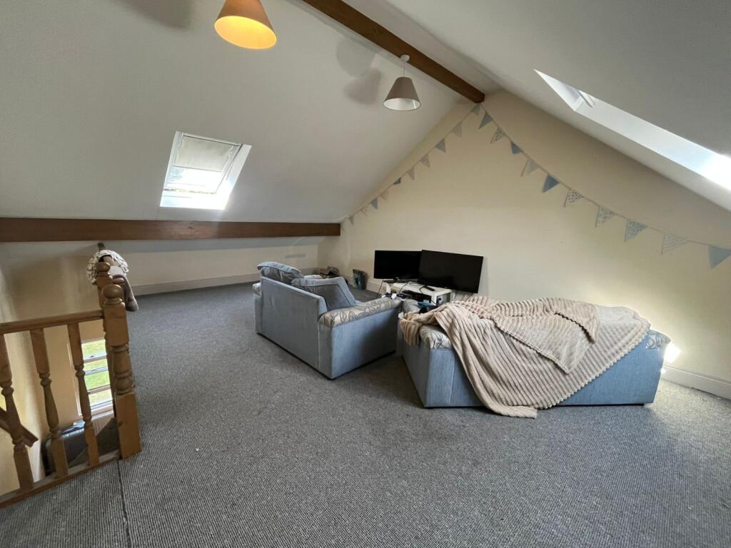4 bed Detached for rent in Leeds. From Linley & Simpson - Headingley 4 bed Detached for rent in Leeds. From Linley & Simpson - Headingley
